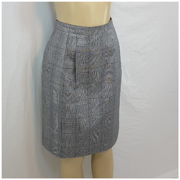 NEW YORK & CO,  POCKETS Checkered Skirt, size 11 - Picture 3 of 8
